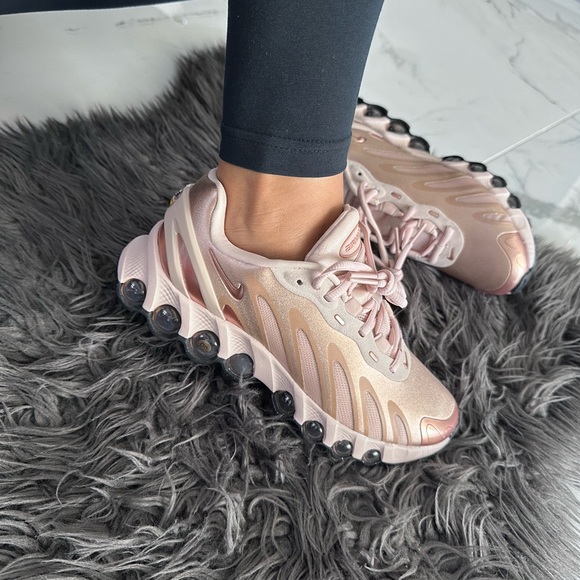 Nike Air Max DN8 - Picture 4 of 10